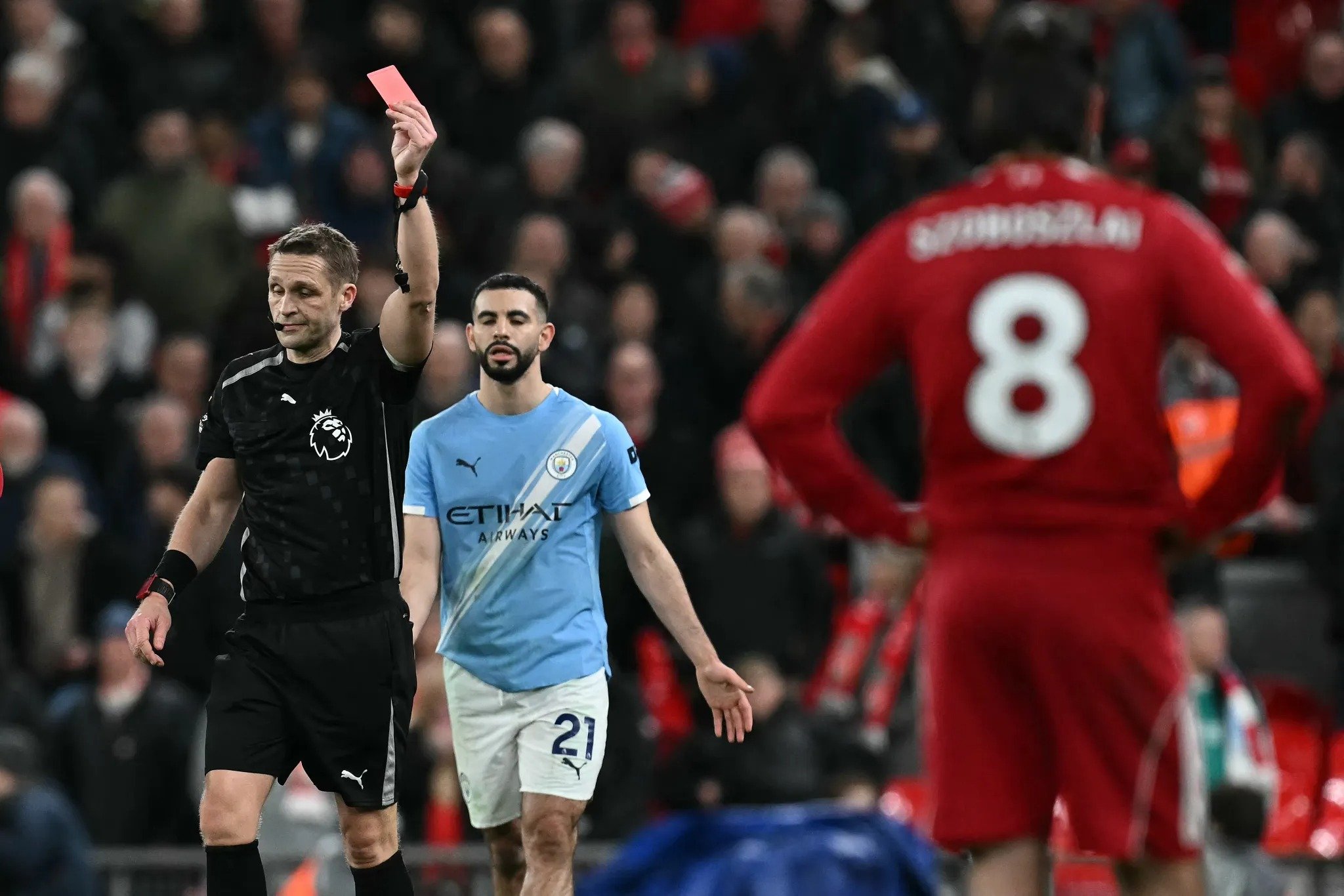 VAR “giết chết” khoảnh khắc thế kỷ ở Anfield - Ảnh 4.
