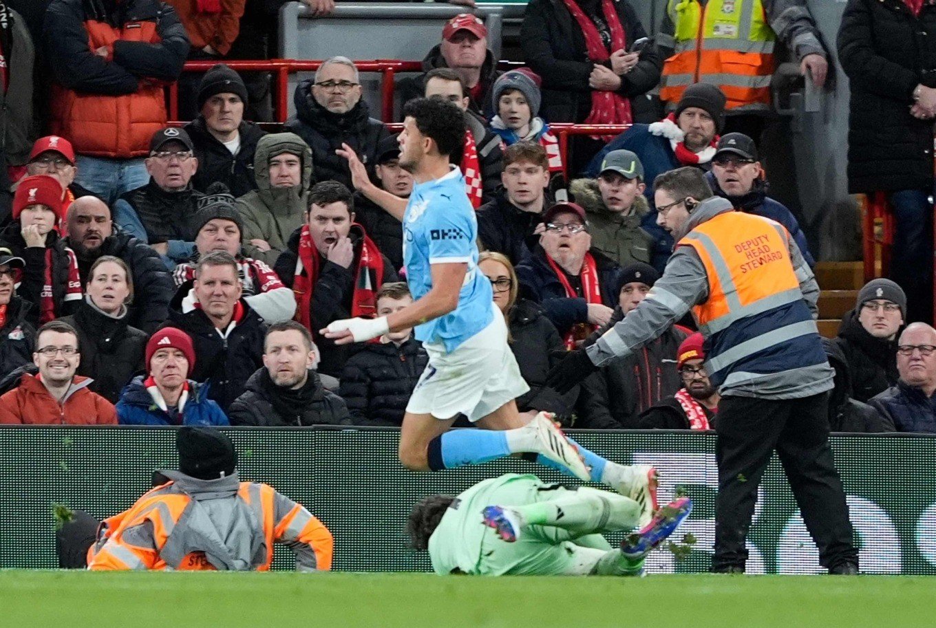 VAR “giết chết” khoảnh khắc thế kỷ ở Anfield - Ảnh 5.