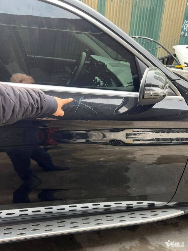 13-1770950757-thong-tin-moi-vu-xe-mercedes-bi-cao-xuoc-o-ha-noi-ket-luan-muc-thiet-hai-co-the-khoi-to-hinh-su.jpg