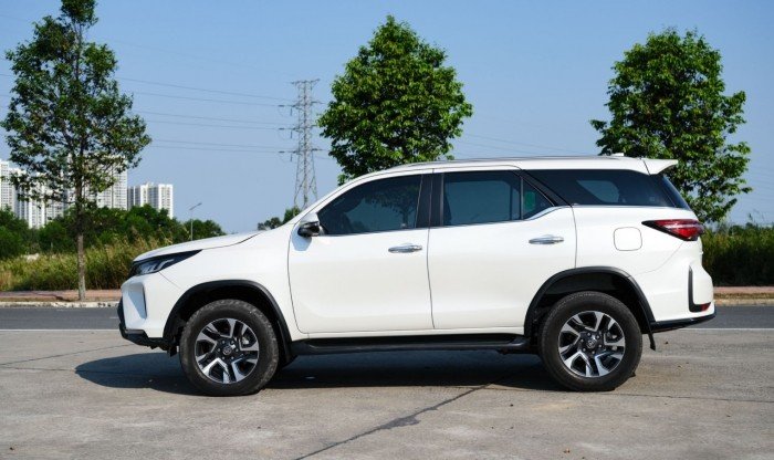 Quyết ‘ăn thua đủ’ với Ford Everest, Toyota Fortuner giảm giá lăn bánh giữa tháng 2/2026 cực rẻ ảnh 2