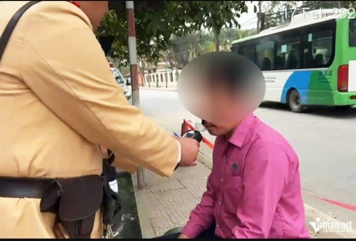 di-xe-dap-uong-ruou-2