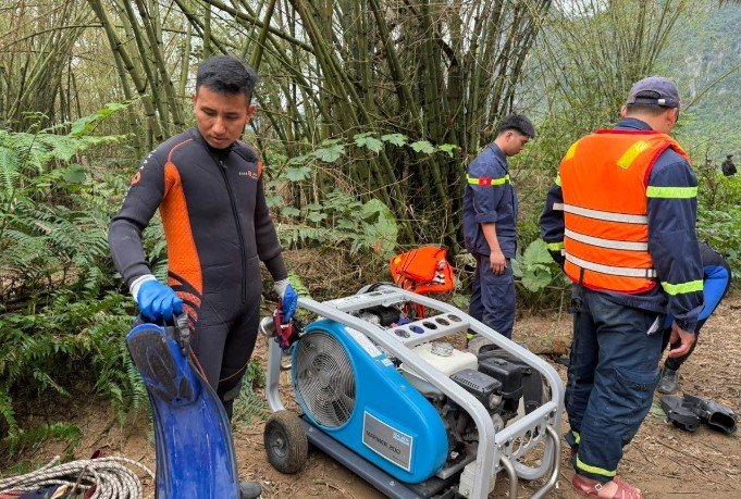 lat-thuyen-7-nguoi-3