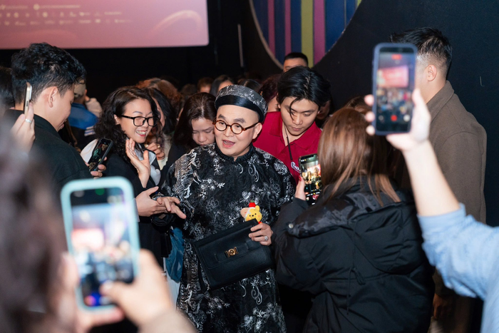 Nhiều khán giả thích thú, dành lời khen cho hành động của nghệ sĩ Xuân Hinh mới đây.