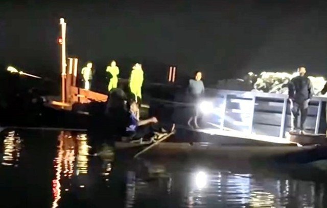 lat-tau-ho-thac-ba-2