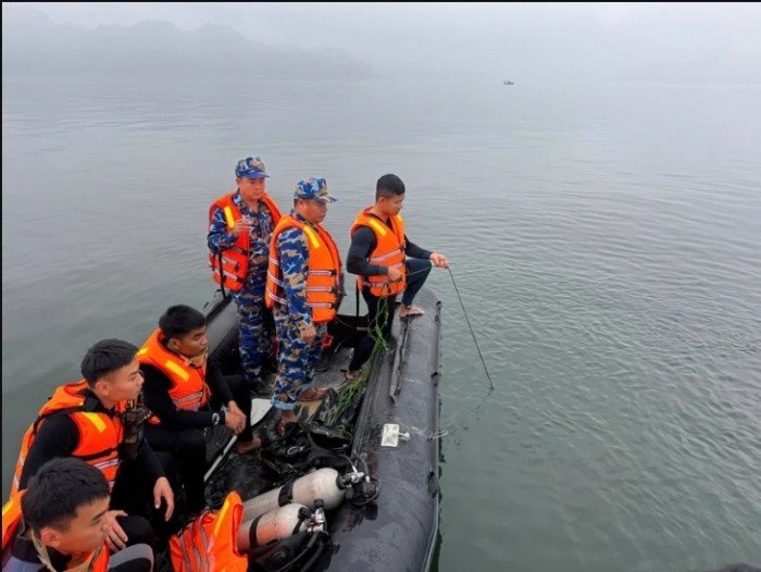 tim-thay-xac-tau-vu-lat-ho-thac-ba-2