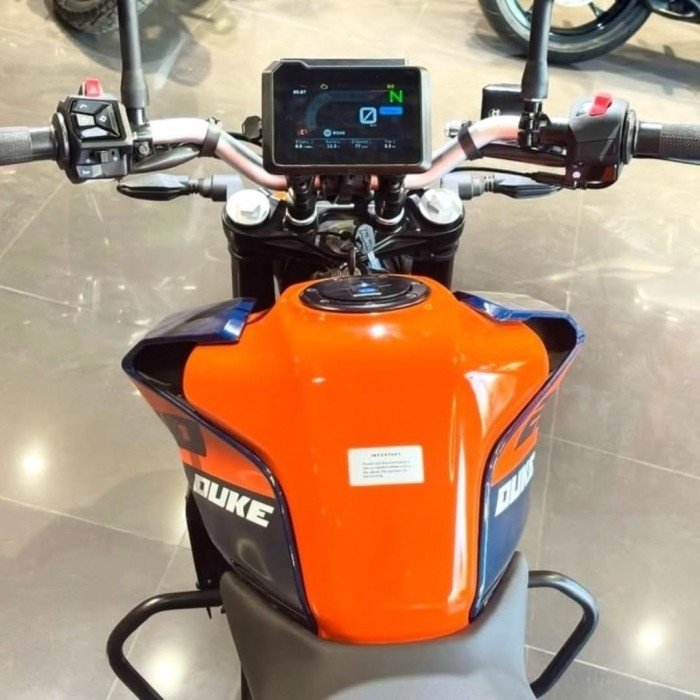 Khắc chế Yamaha Exciter, ‘vua côn tay’ 200cc mới ‘nét’ hơn Honda Winner R mở bán giá 48 triệu đồng ảnh 6