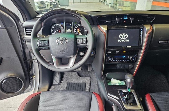 Giá lăn bánh Toyota Fortuner cuối tháng 2/2026 giảm cực sốc, quyết ‘chơi tất tay’ với Ford Everest ảnh 5