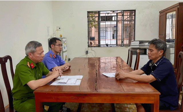 Lay-loi-khai-ga-dan-ong-sat-hai-vo-1