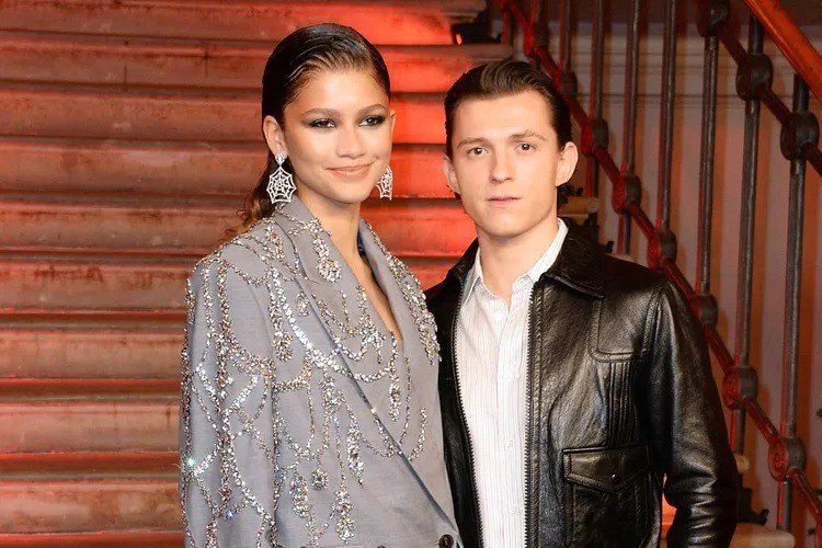 02-1772424520-hot-cap-doi-nguoi-nhen-tom-holland-va-zendaya-bi-mat-dam-cuoi.jpg