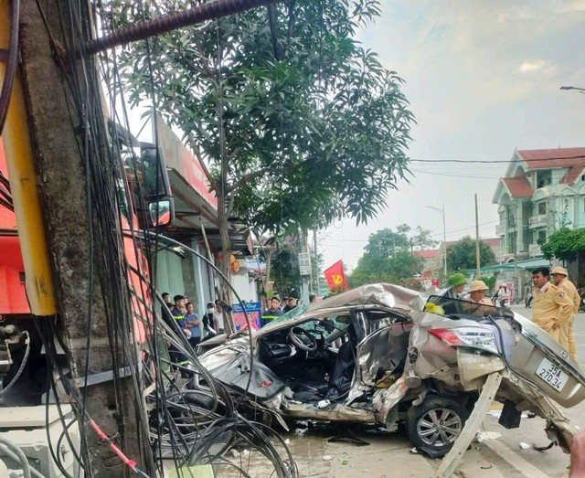 xe-bon-va-o-to-con-3