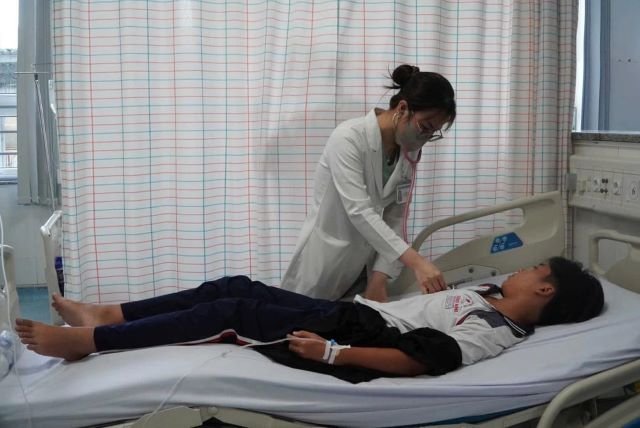 benh-nhan-nhap-vien-sau-an-banh-mi