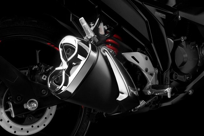 Suzuki-Gixxer-150-abs-13