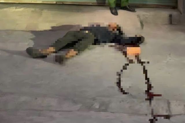 nguoi-dan-ong-tu-vong-tren-via-he