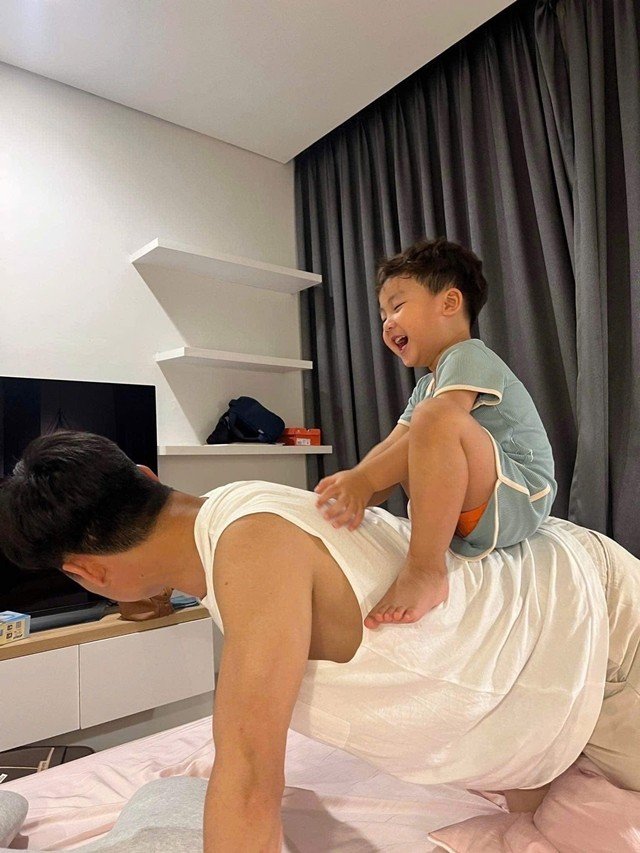 ban-trai-hoa-minzy-17