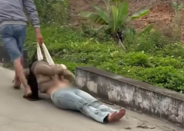 vu-co-gai-bi-keo-le-tren-duong-gay-phan-no-o-hai-phong