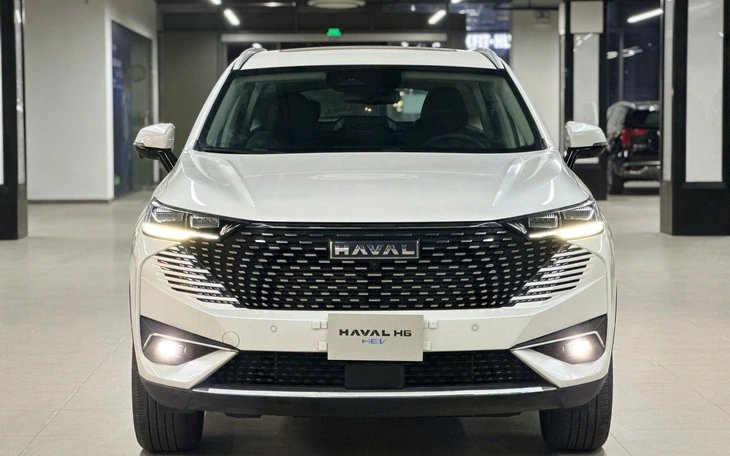 13-1773386446-haval-h6-gay-soc-khi-cham-day-695-trieu-dong-suv-hybrid-tien-ty-nay-re-hon-ca-xe-hang-b.webp