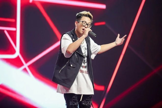 14-1773450411-rapper-richchoi-xoa-bo-mv-chua-quang-cao-ca-do-sau-lan-song-phan-no-cua-khan-gia