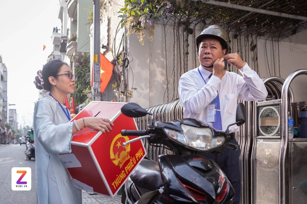 15-1773545331-mang-thung-phieu-den-tan-nha-cho-cu-ba-91-tuoi-thuc-hien-quyen-cu-tri