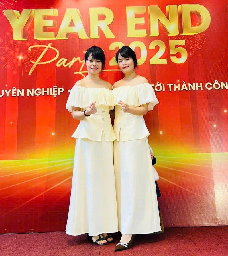 16-1773635203-chuyen-la-o-thu-do-hai-cap-doi-song-sinh-gop-tien-mua-chung-cu-song-hoa-thuan-duoi-mot-mai-nha