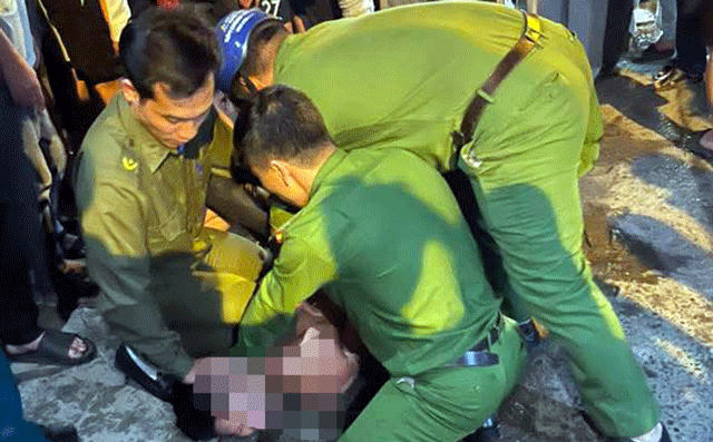 Cam-dao-de-doa-ep-quy-xin-tha-mang-2