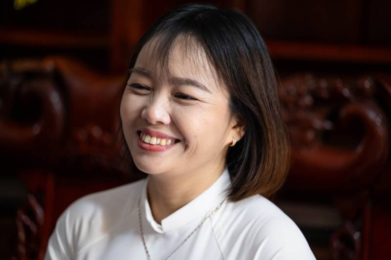 16-1773647764-phia-sau-co-gai-22-tuoi-do-thac-si-harvard-can-nha-gian-di-chiec-xe-tai-muu-sinh-va-nghi-luc-vuot-qua-hai-lan-bien-co