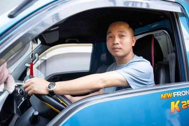 16-1773647764-phia-sau-co-gai-22-tuoi-do-thac-si-harvard-can-nha-gian-di-chiec-xe-tai-muu-sinh-va-nghi-luc-vuot-qua-hai-lan-bien-co