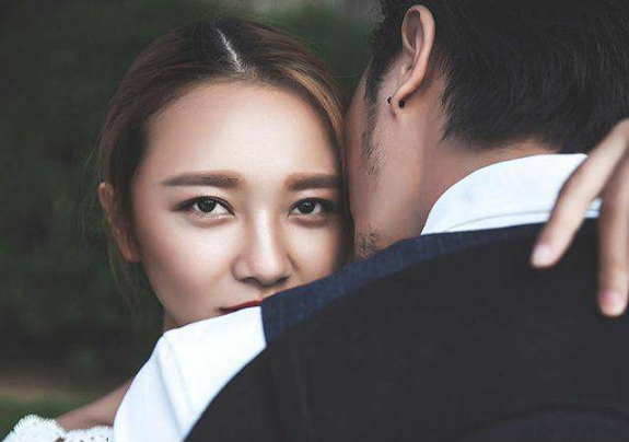 Khi chồng ngoại tình, đòn 'phản công' cao tay nhất của phụ nữ chỉ gói gọn trong 4 chữ này