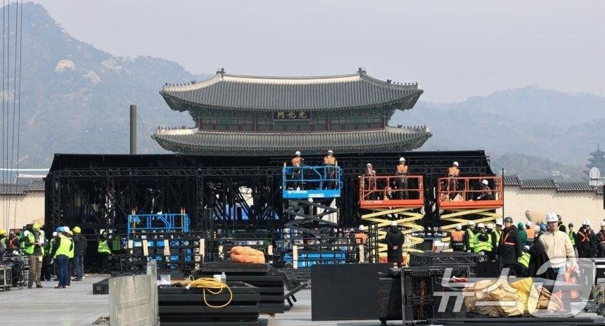 17-1773715459-fan-han-quoc-tranh-cai-viec-huy-dong-6500-canh-sat-chi-de-bao-ve-concert-cua-bts