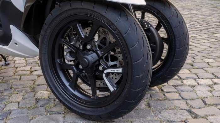 Yamaha-Tricity-300-6