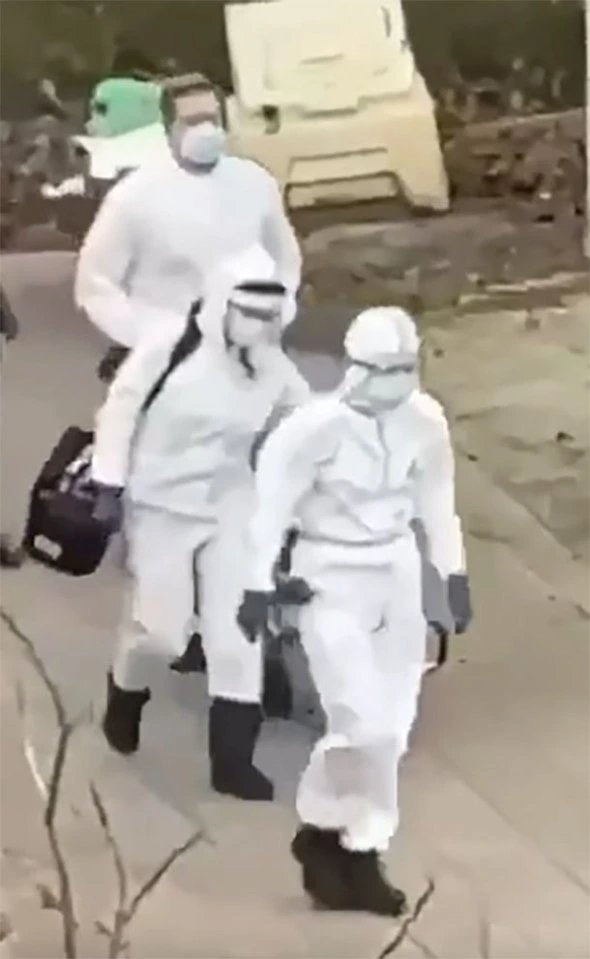 18-1773807228-nuoc-anh-bao-dong-do-su-kien-sieu-lay-nhiem-viem-mang-nao-nghiem-trong-nhat-nhieu-thap-ky