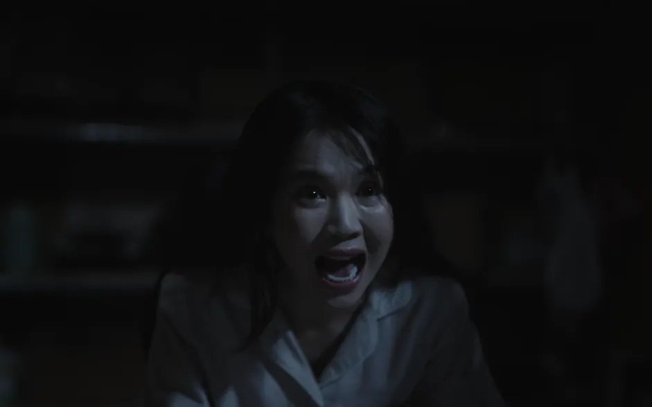 18-1773816655-ngoc-trinh-ron-nguoi-khi-xem-lai-canh-quay-cua-chinh-minh-trong-phim-kinh-di-moi