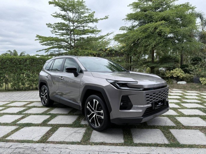 Toyota-Urban-Cruiser-EV-13