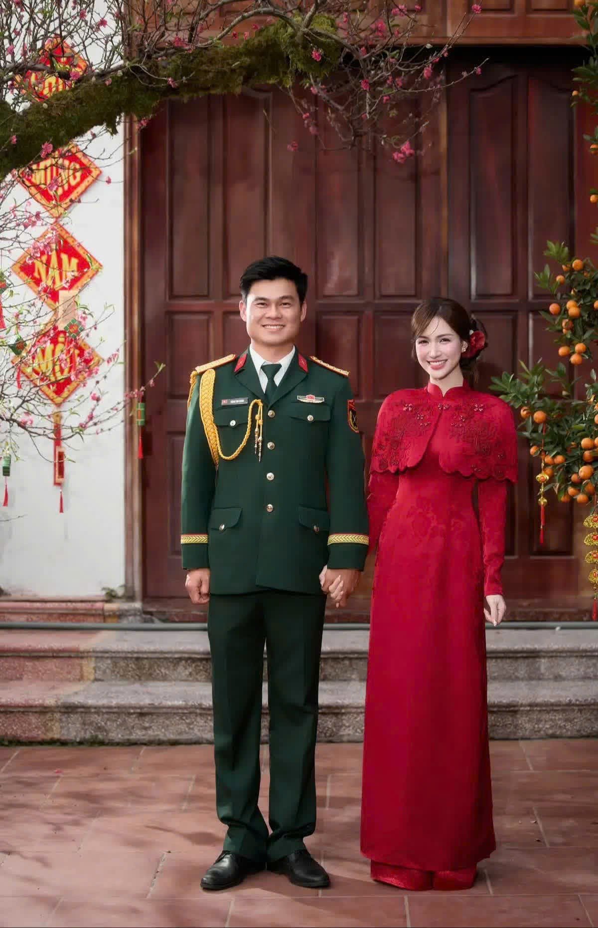 Hòa Minzy và chồng Đại úy tụ họp giản dị bên bạn bè, Erik - Đức Phúc góp mặt- Ảnh 2.