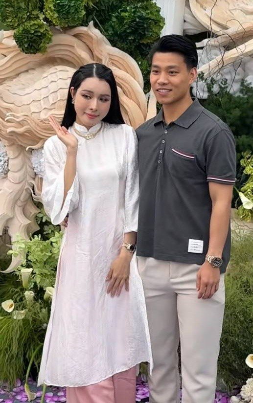 18-1773825110-tu-khoa-ve-bui-hoang-viet-anh-va-ban-gai-van-thanh-leo-top-tim-kiem-mang-xa-hoi-ban-tan-soi-noi