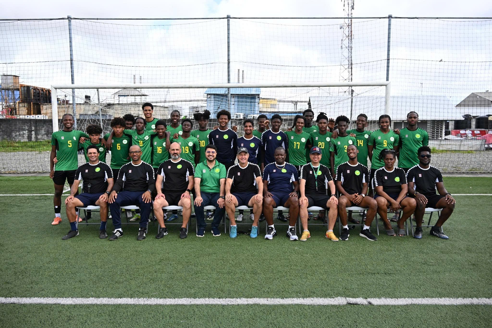 19-1773882459-hlv-viet-nam-dau-tien-lam-viec-tai-mot-dtqg-nuoc-ngoai-diep-vu-cach-nua-vong-trai-dat-va-khat-khao-khang-dinh-tri-tue-viet-nam