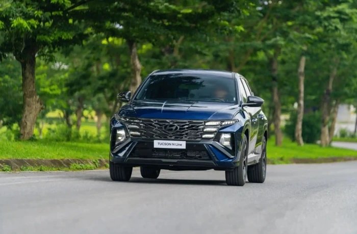 20-1773968177-gia-xe-hyundai-tucson-lan-banh-giua-thang-32026-dang-re-khong-kem-mazda-cx-5-ha-do-van-honda-cr-v