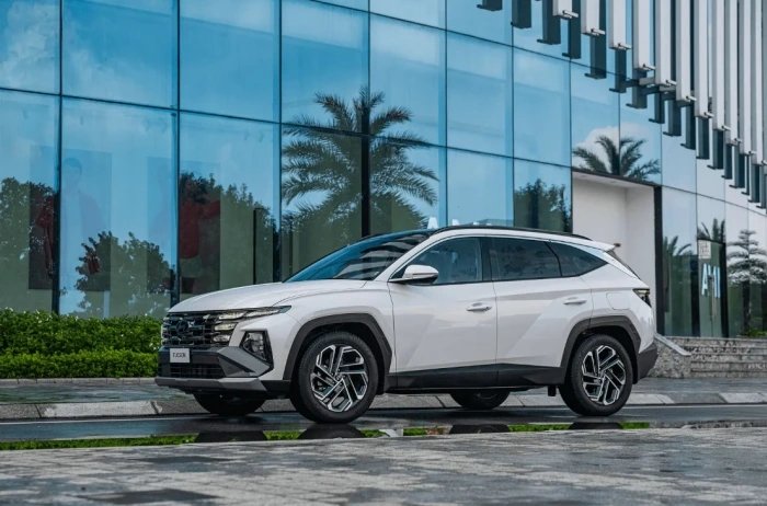 20-1773968177-gia-xe-hyundai-tucson-lan-banh-giua-thang-32026-dang-re-khong-kem-mazda-cx-5-ha-do-van-honda-cr-v