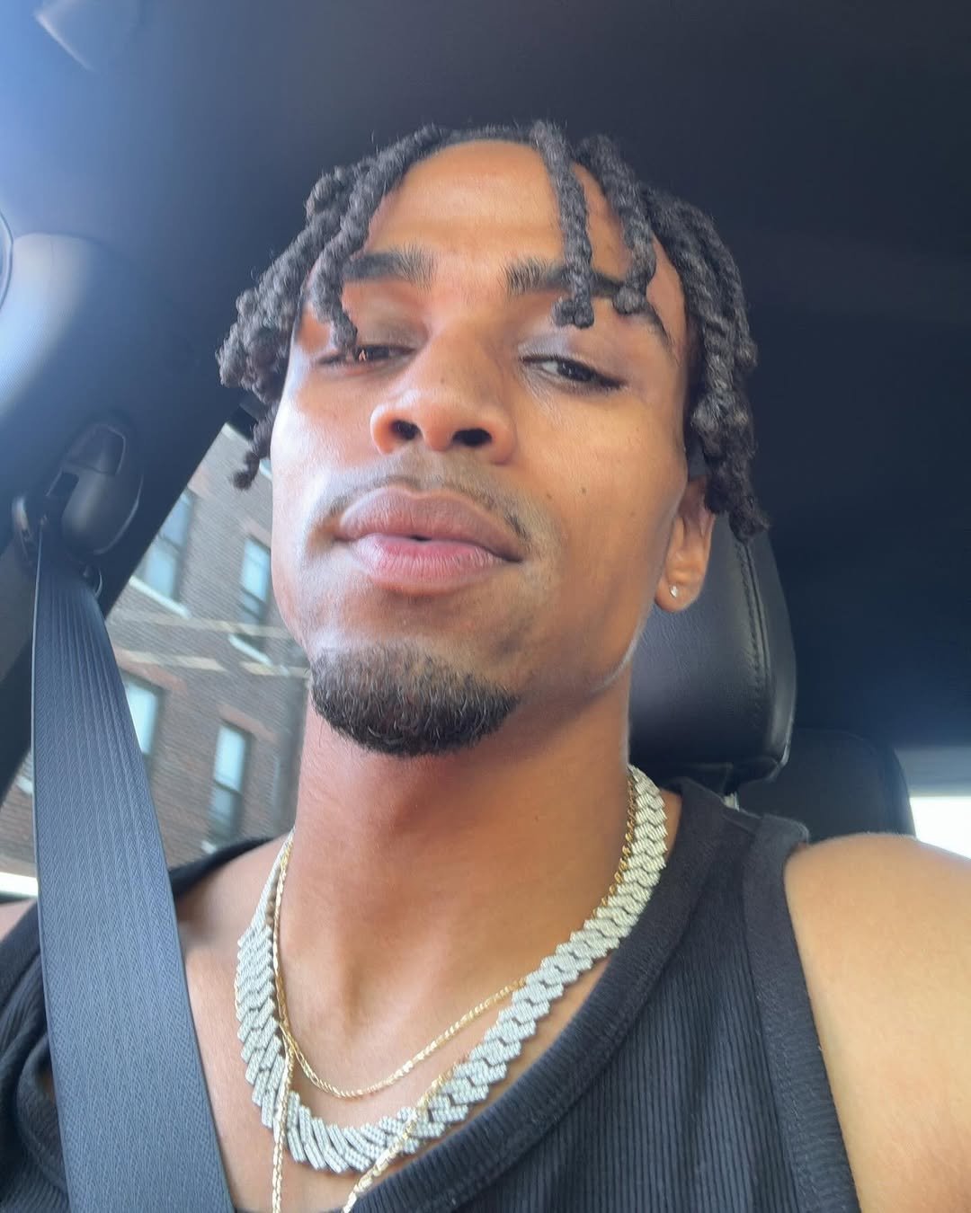 20-1773970207-bat-khan-cap-nam-dien-vien-dung-ke-hoach-tinh-vi-de-dot-nhap-nha-dan-trom-cap