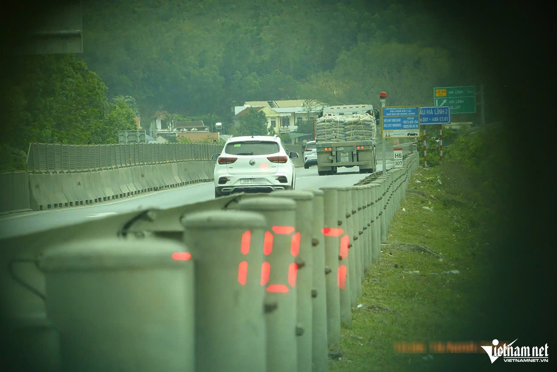 20-1773971001-csgt-hoa-trang-tuan-tra-cao-toc-hang-tram-tai-xe-vi-pham-bi-ghi-hinh-xu-ly