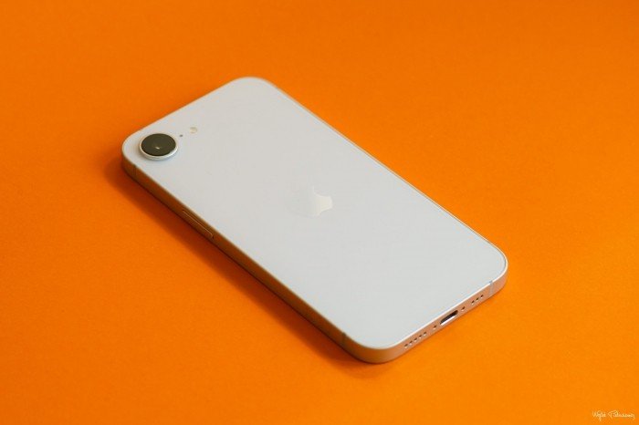 iPhone-16e-A7RII_2025_03_04_07088_sRGB-3000px-Pietrusiewicz