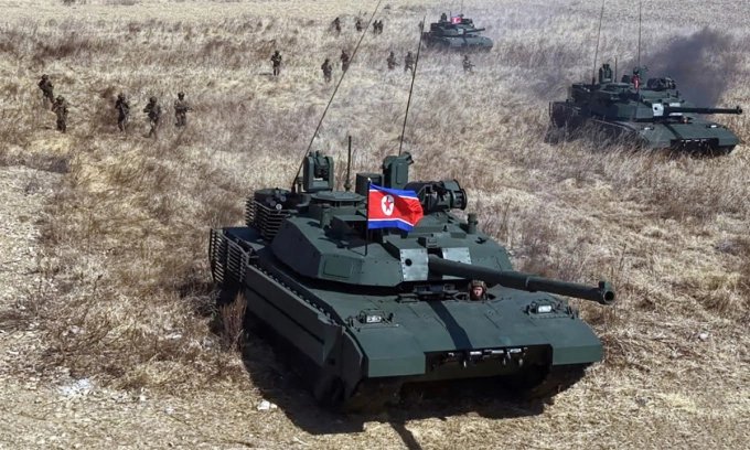 20-1773973406-con-gai-lanh-dao-kim-jong-un-truc-tiep-cam-lai-xe-tang-the-he-moi