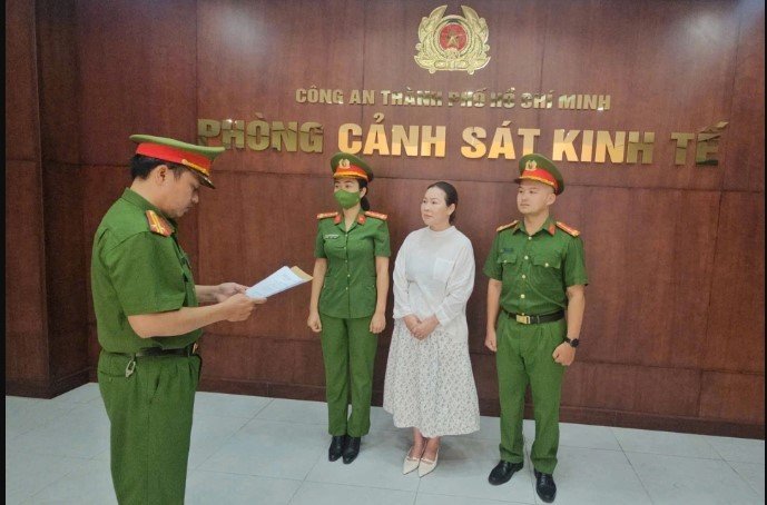 20-1774014782-can-canh-can-nha-cua-vo-co-ns-quy-binh-bi-bat-vi-bi-to-lua-dao-131-ty-cong-an-phat-hien-loat-chung-cu-kho-choi-cai