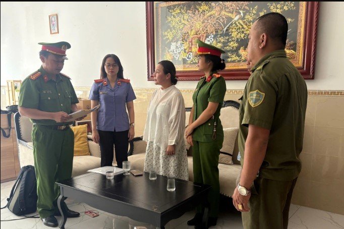 20-1774014797-can-canh-can-nha-cua-vo-co-ns-quy-binh-bi-bat-vi-bi-to-lua-dao-131-ty-cong-an-phat-hien-loat-chung-cu-kho-choi-cai