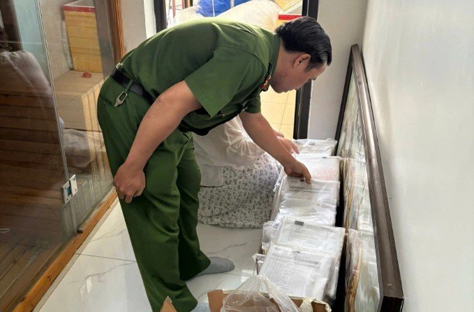 20-1774014818-can-canh-can-nha-cua-vo-co-ns-quy-binh-bi-bat-vi-bi-to-lua-dao-131-ty-cong-an-phat-hien-loat-chung-cu-kho-choi-cai