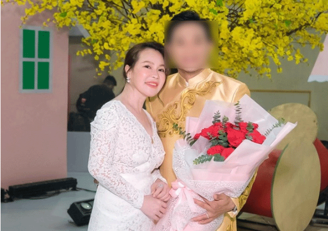 20-1774015852-nguoi-than-can-he-lo-ly-do-co-ns-quy-binh-khong-song-cung-nha-voi-ngoc-tien-nhung-ngay-cuoi-doi