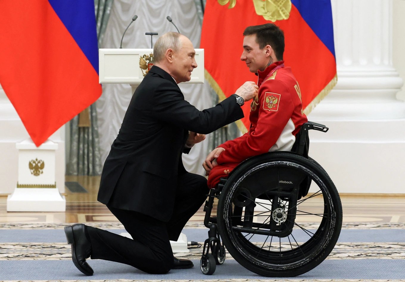 21-1774058071-tong-thong-putin-quy-goi-trao-huan-chuong-cho-van-dong-vien-paralympic-nga