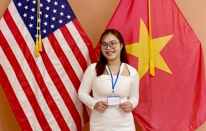 22-1774167818-cu-loi-nguoc-dong-ngoan-muc-tu-20-lan-bi-tu-choi-den-tam-ve-vang-vao-harvard-va-oxford