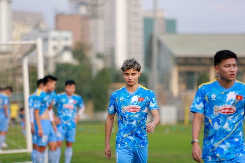 22-1774170912-danh-sach-u23-viet-nam-du-giai-cfa-china-2026-cau-thu-viet-kieu-bi-loai