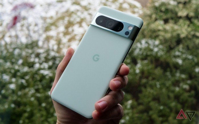 google-pixel-8-pro-mint-3