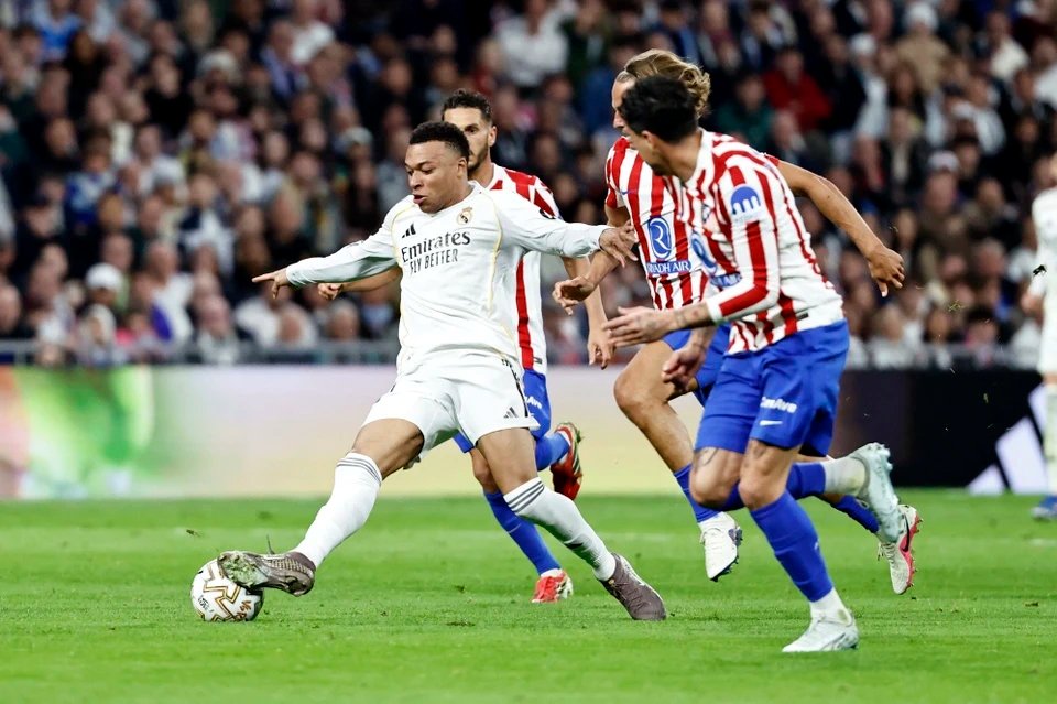 23-1774221534-real-madrid-giai-con-khat-derby-la-liga-sau-4-nam-nho-man-bung-no-cua-vinicius